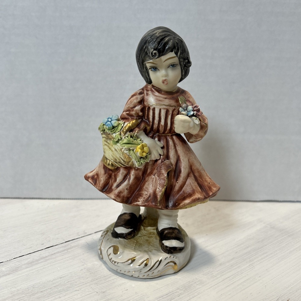 Capodimonte Italy Ceramic Statue‎ Sculpture Girl Flower Basket Vintage 60s 5619